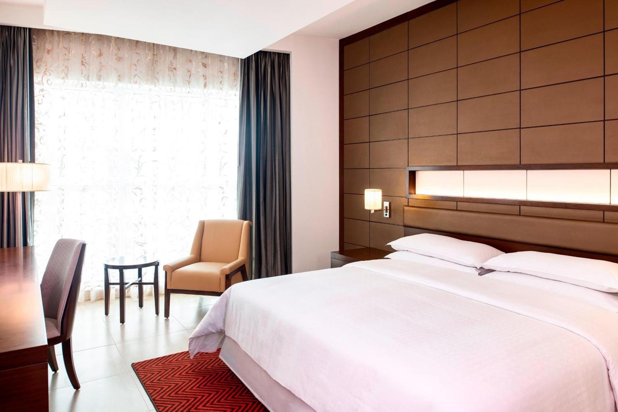 Four Points By Sheraton Sharjah Exterior foto